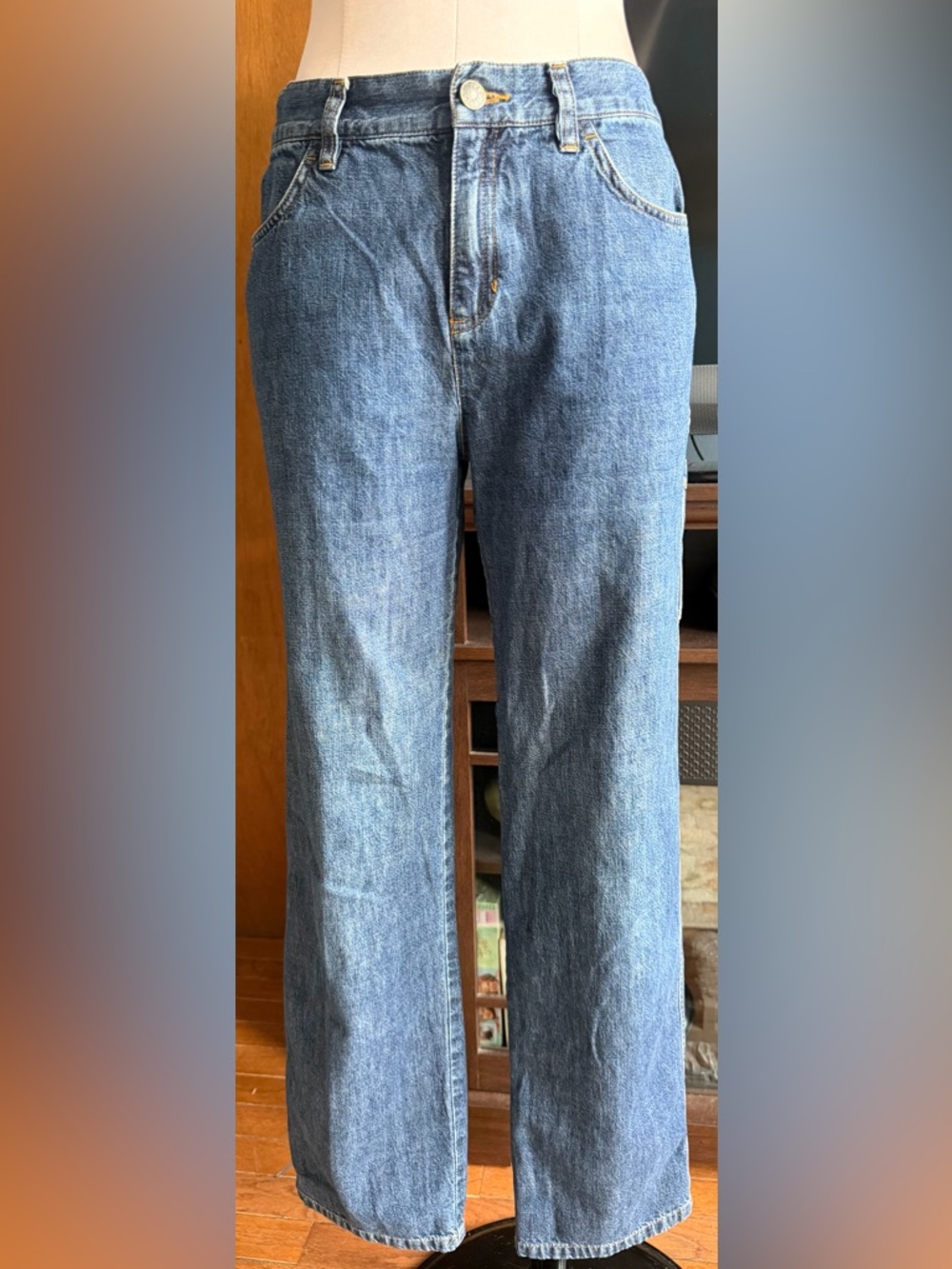 Jones Jeans Straight-Leg Denim in Medium Blue. Carpenter style Sz 8P
